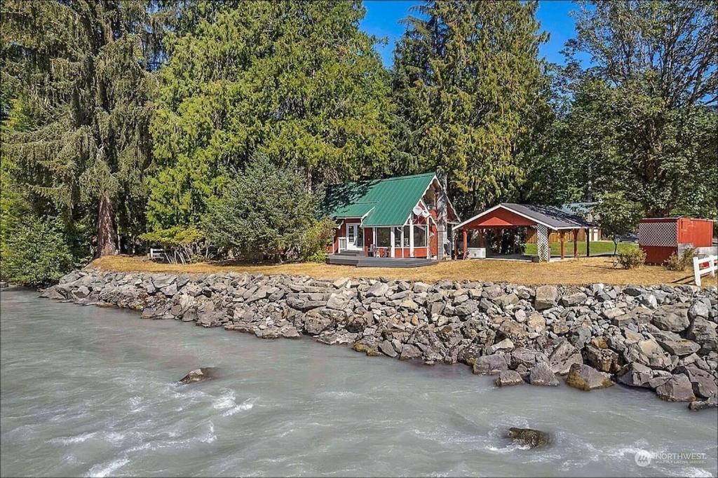 New: Steps From White River Near Mount Rainier National Park Greenwater Ngoại thất bức ảnh