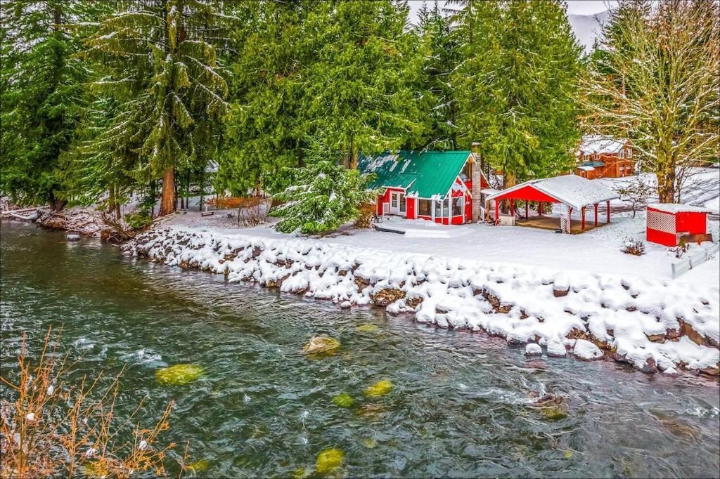 New: Steps From White River Near Mount Rainier National Park Greenwater Ngoại thất bức ảnh