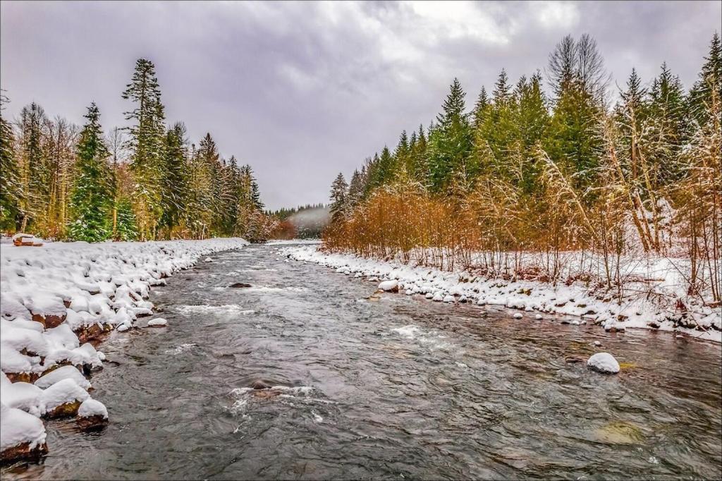 New: Steps From White River Near Mount Rainier National Park Greenwater Ngoại thất bức ảnh